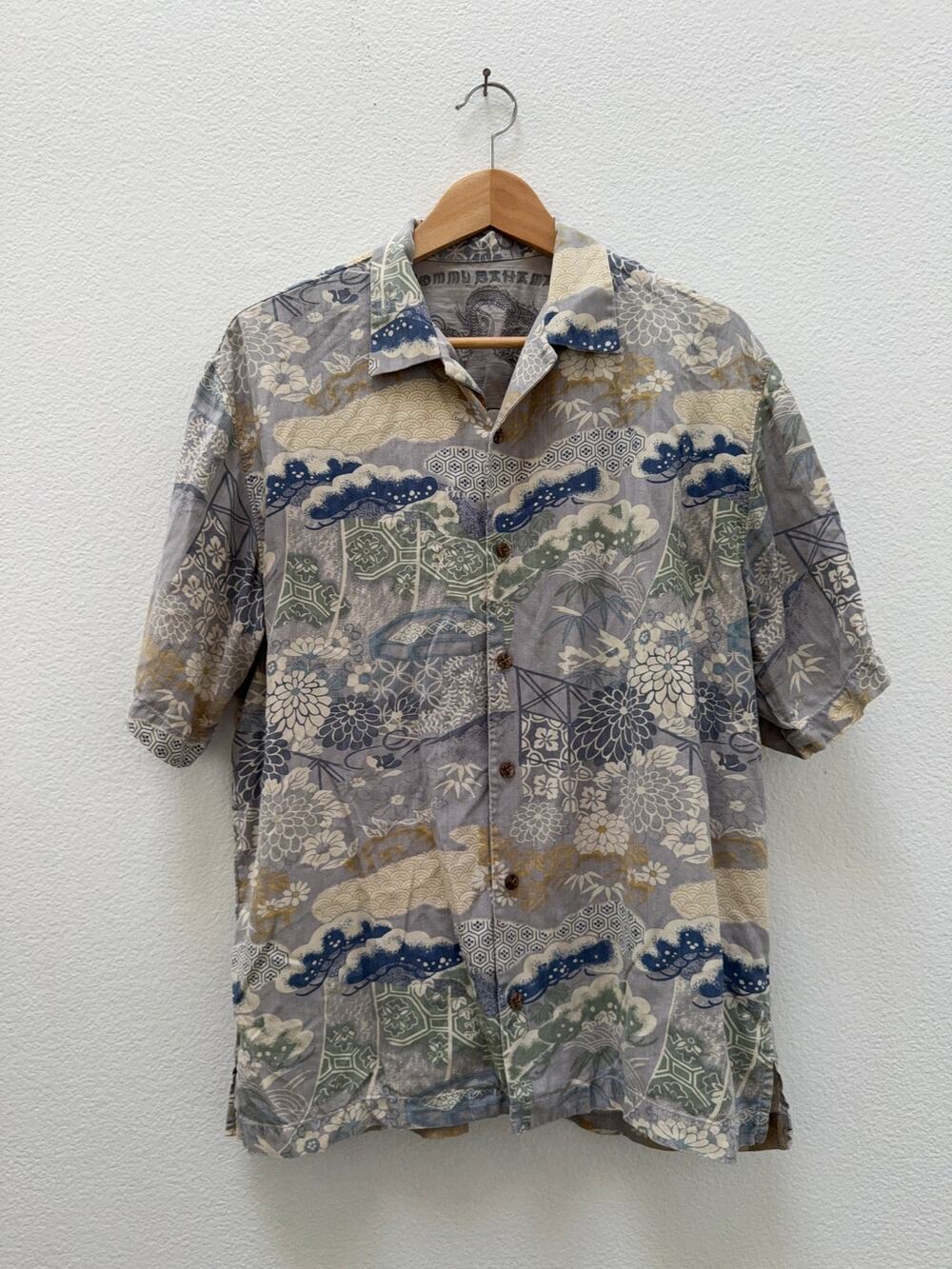 Vintage Tommy Bahama Men's M Silk Hawaiian Shirt Japanese Floral Print